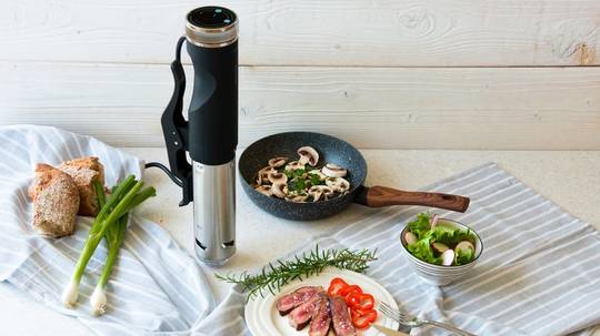 SVC100 Sous vide circulator 3