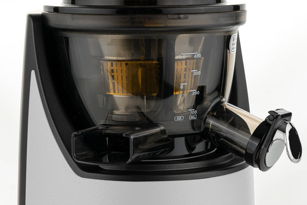 Sana Store | Kuvings EVO820 Evolution Juicer white exclusive