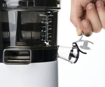 Sana by Omega EUJ-808 vertical juicer white flap