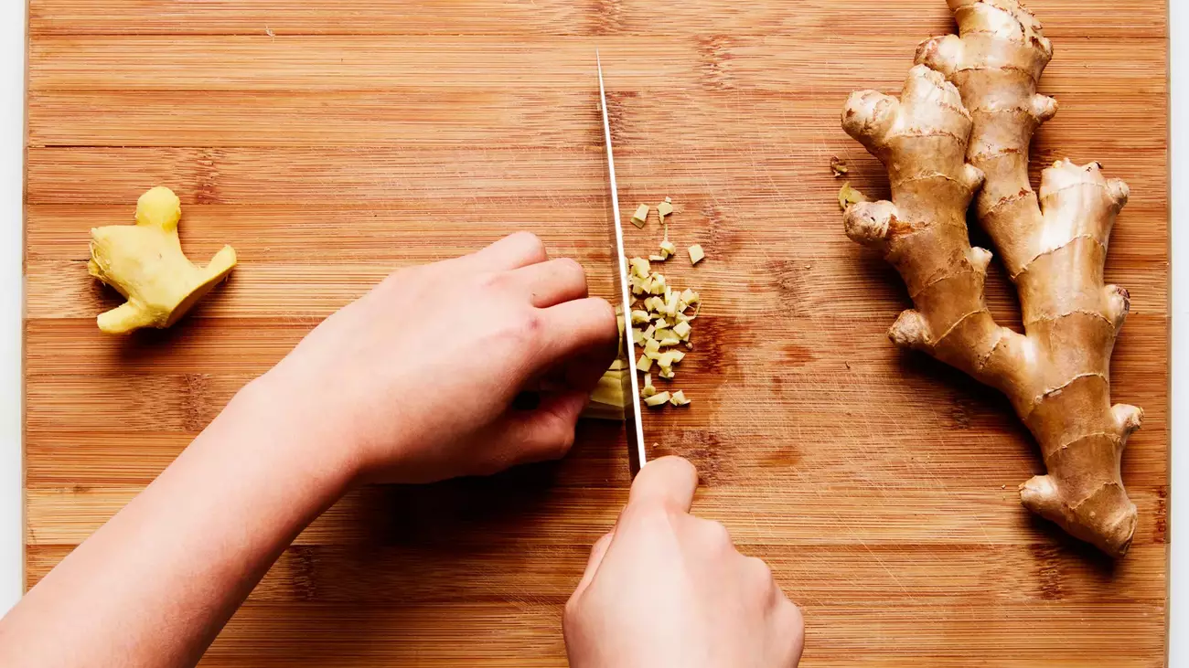 HOW-TO-CUT-GINGER-02062017-03